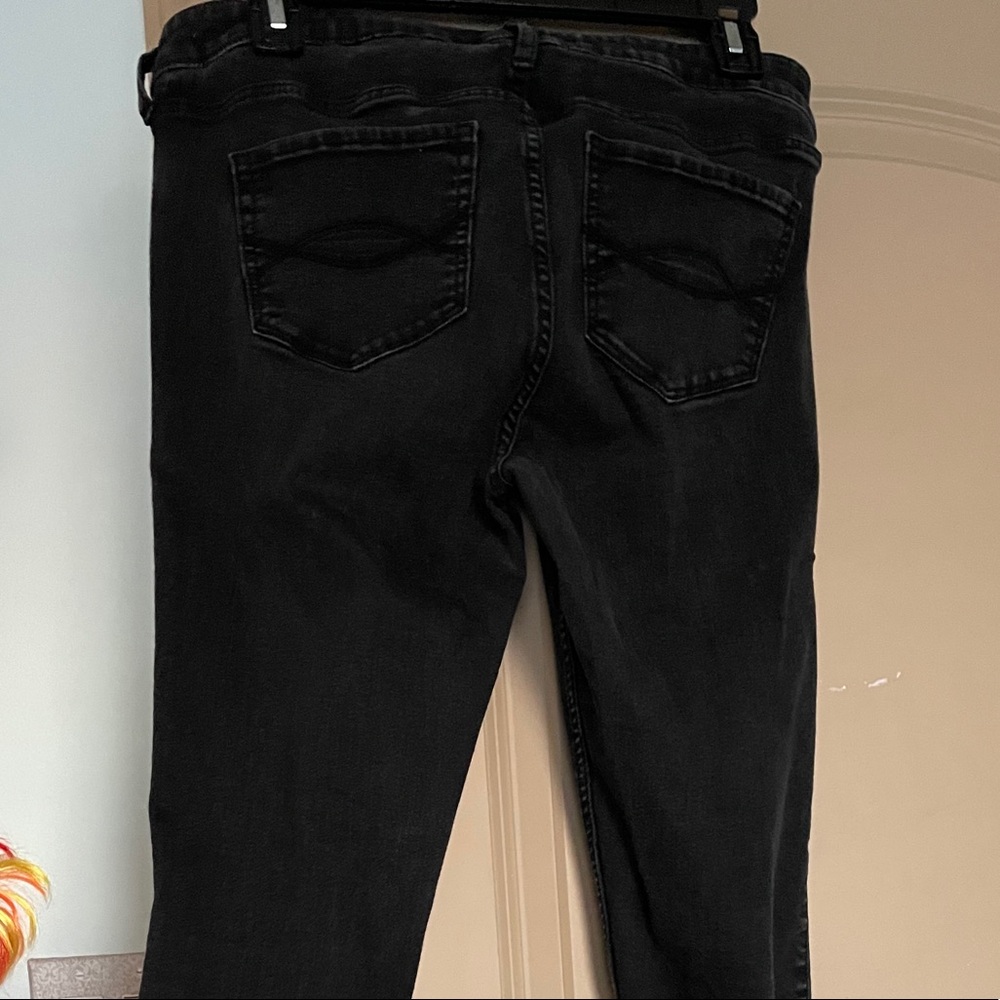 Black jeans. Pockets